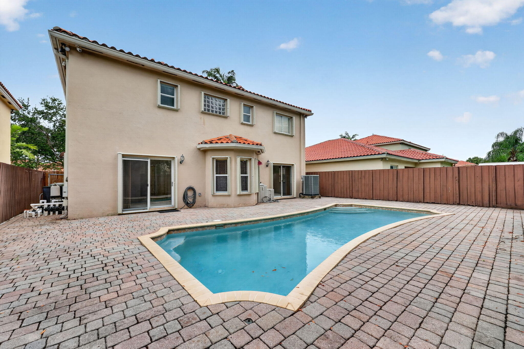 1975 Ne 36th Avenue - Photo 46
