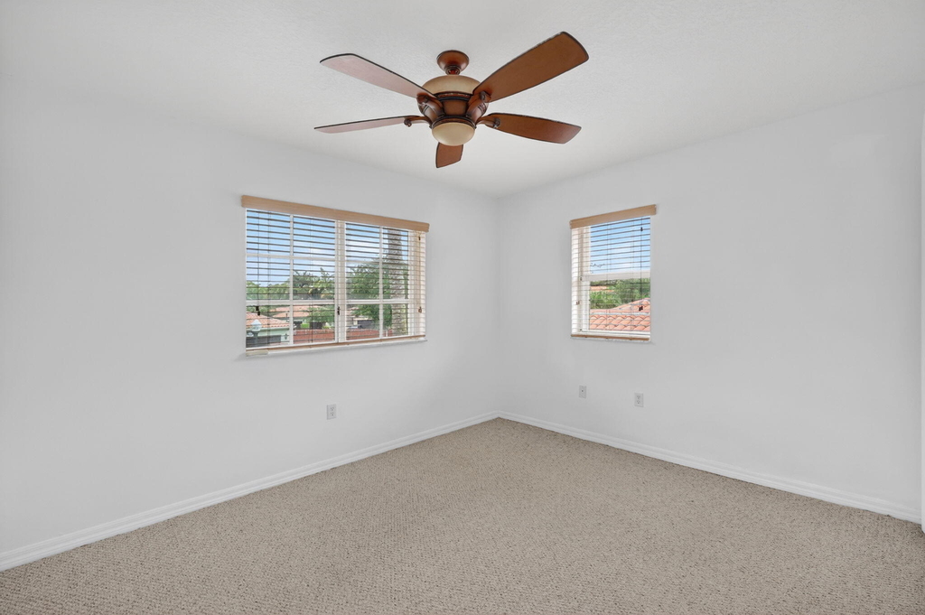 1975 Ne 36th Avenue - Photo 37