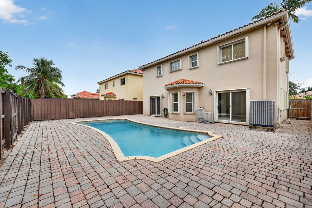 1975 Ne 36th Avenue - Photo 44
