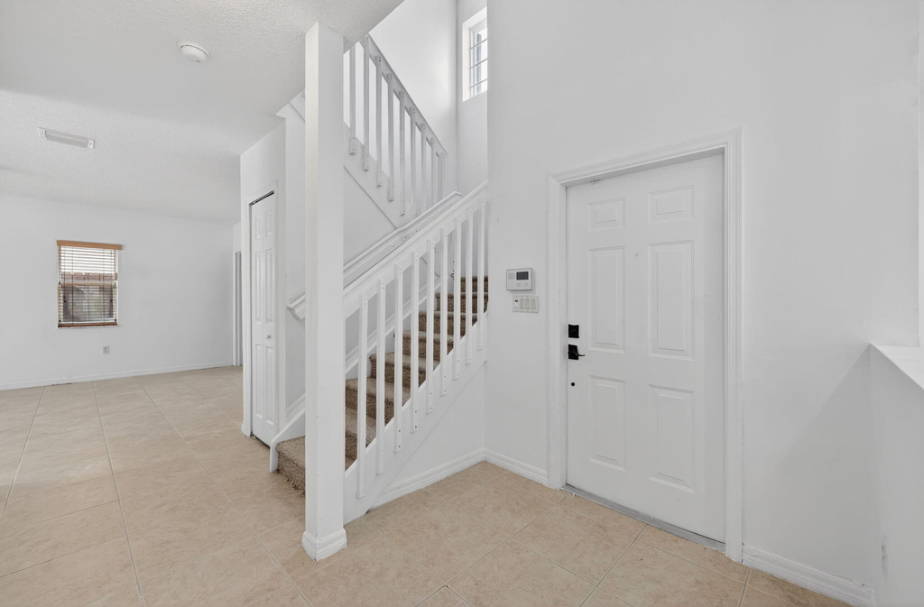 1975 Ne 36th Avenue - Photo 6