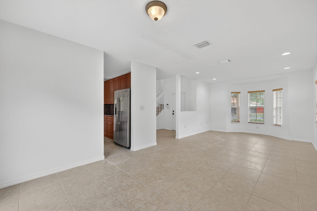 1975 Ne 36th Avenue - Photo 12