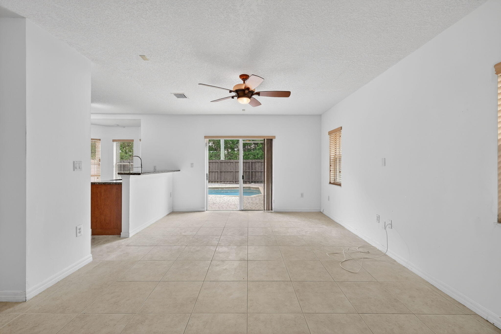 1975 Ne 36th Avenue - Photo 14