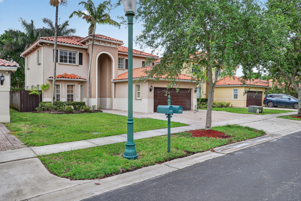 1975 Ne 36th Avenue - Photo 4
