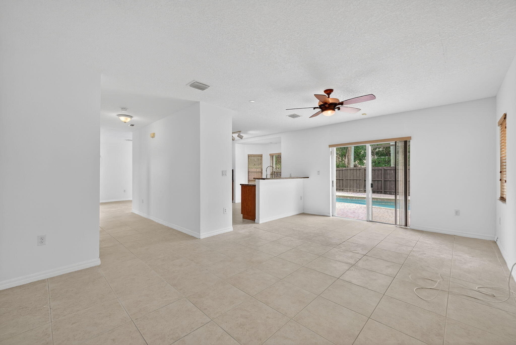 1975 Ne 36th Avenue - Photo 15