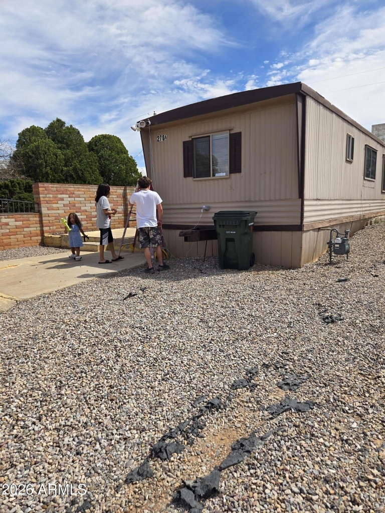 270 Valerie Lane - Photo 1