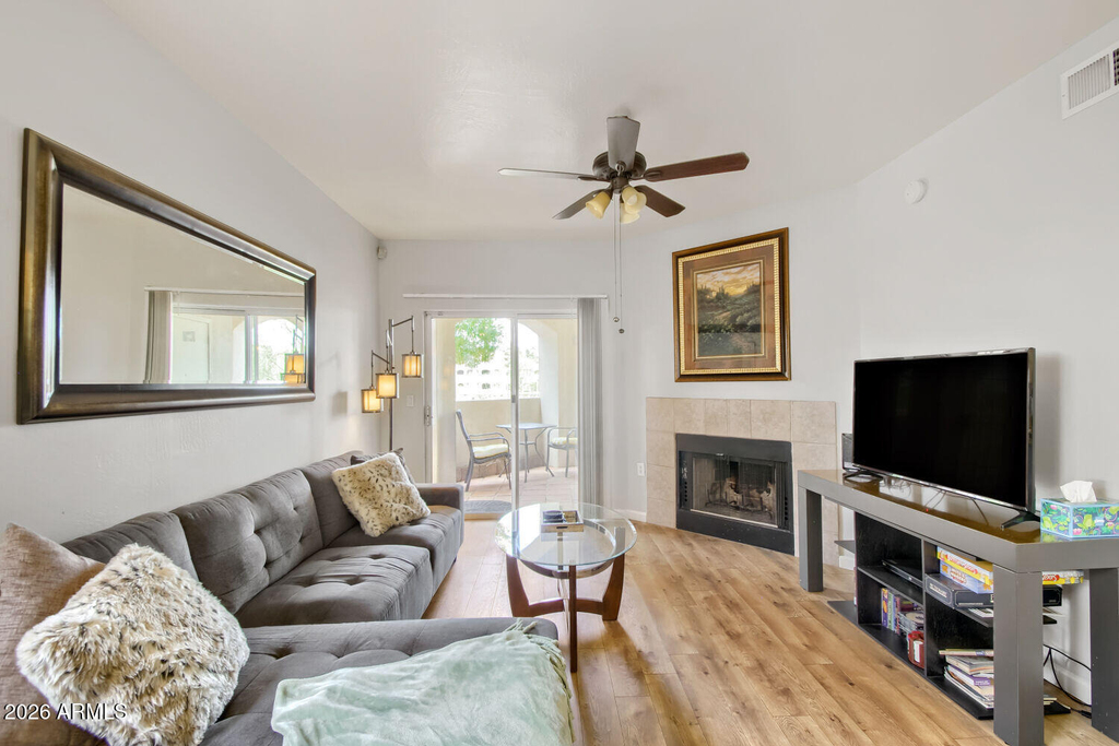 10401 N 52nd Street - Photo 0