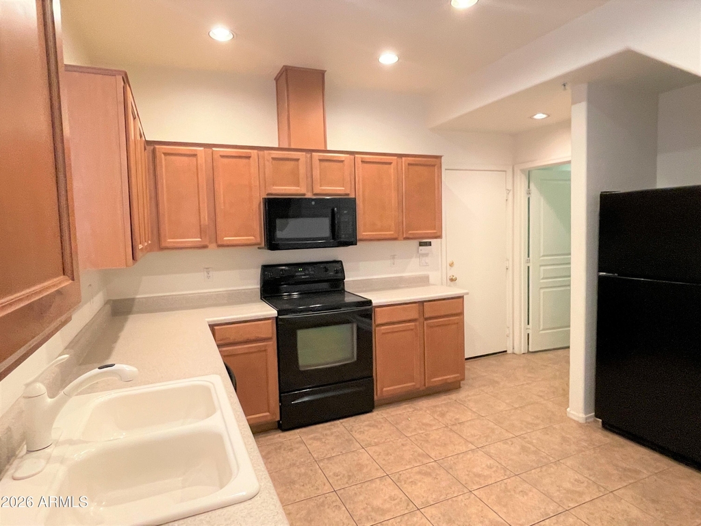 1225 N 36th Street - Photo 4