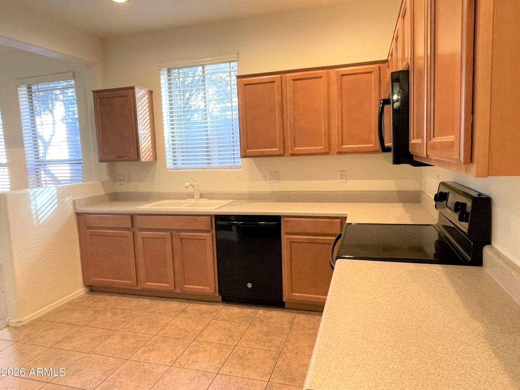 1225 N 36th Street - Photo 5