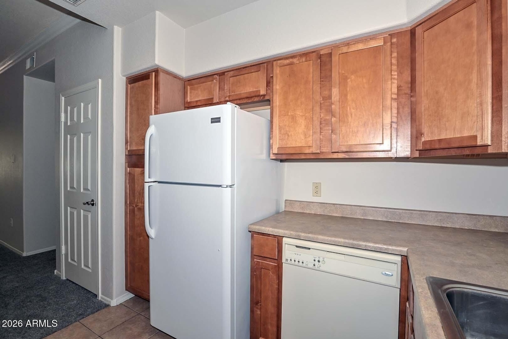 750 E Northern Avenue - Photo 4