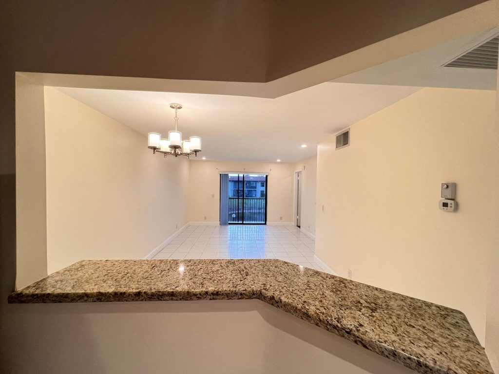 21911 Lake Forest Circle - Photo 4