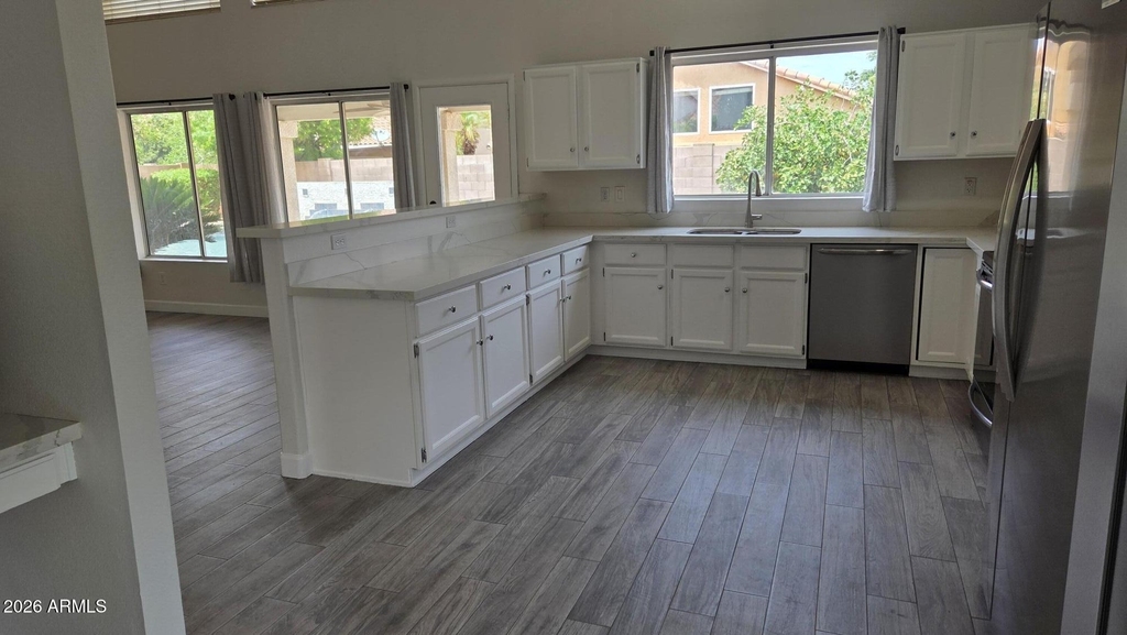 1740 W Laredo Street - Photo 3