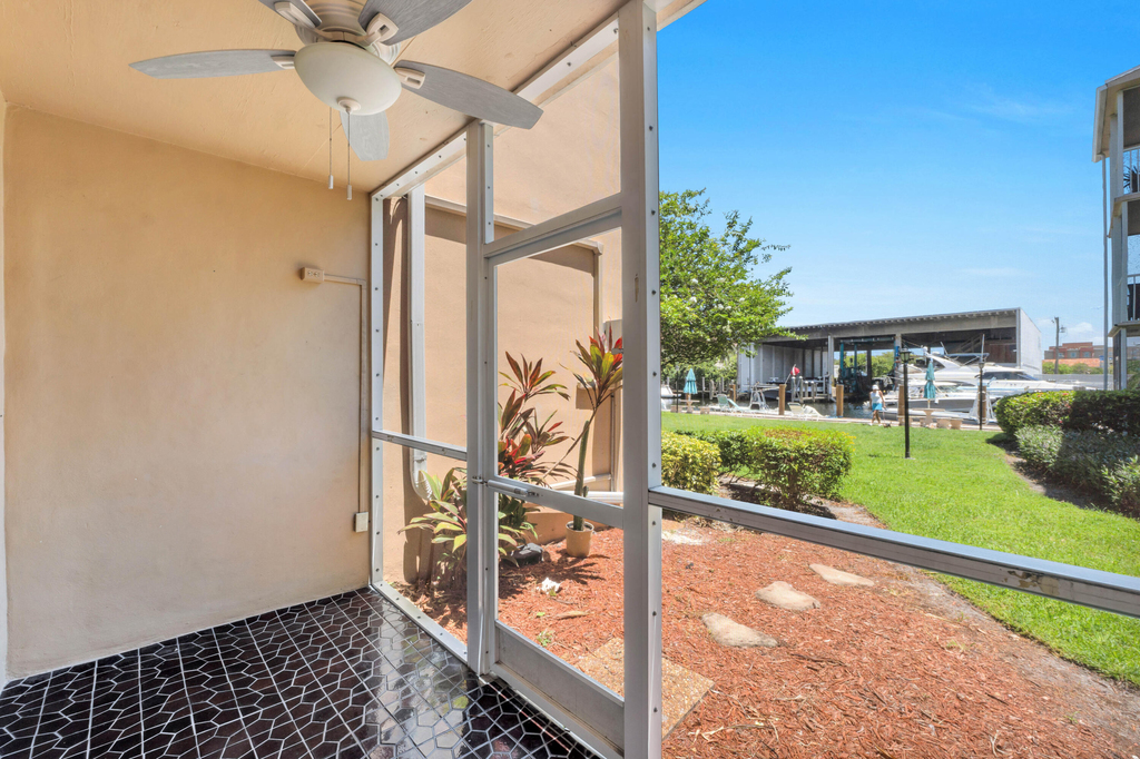 1510 Se 15th Street - Photo 11