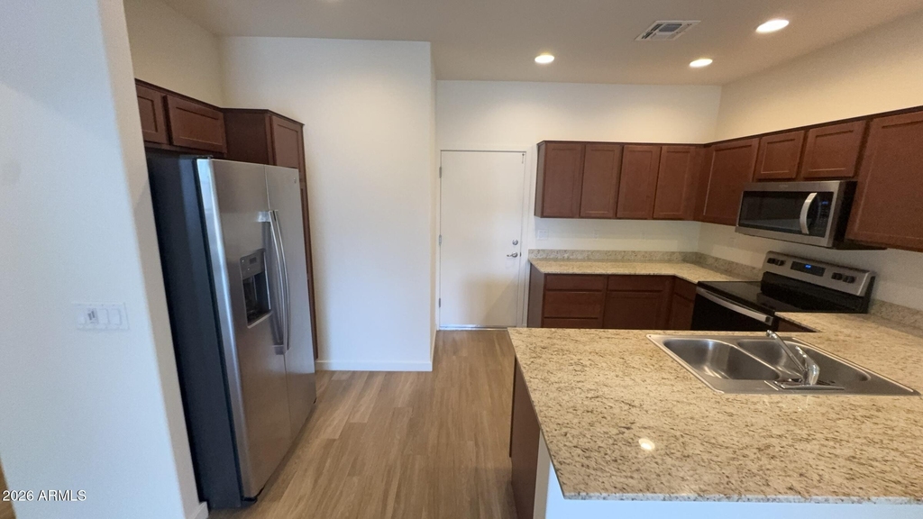 2350 S Olivewood -- - Photo 4