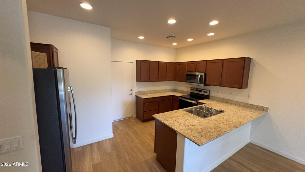 2350 S Olivewood -- - Photo 3