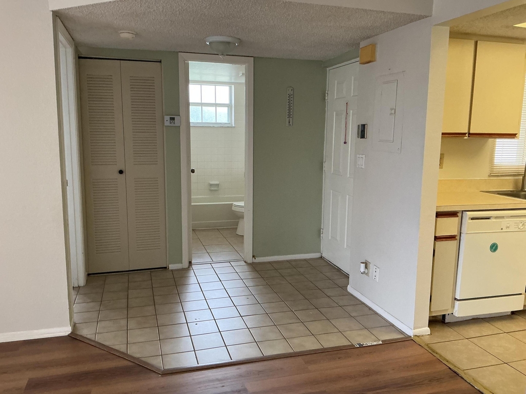 1550 Se Royal Green Circle - Photo 10