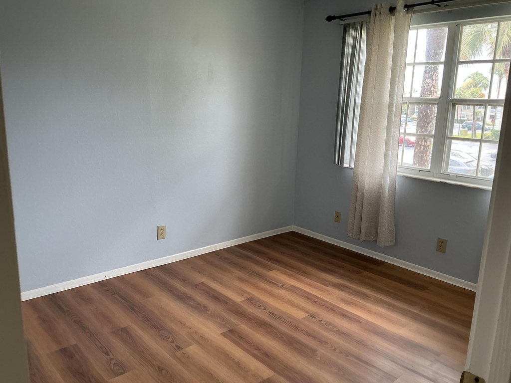 1550 Se Royal Green Circle - Photo 8