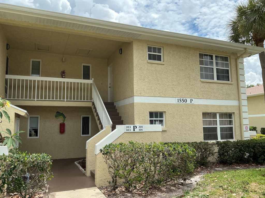 1550 Se Royal Green Circle - Photo 1