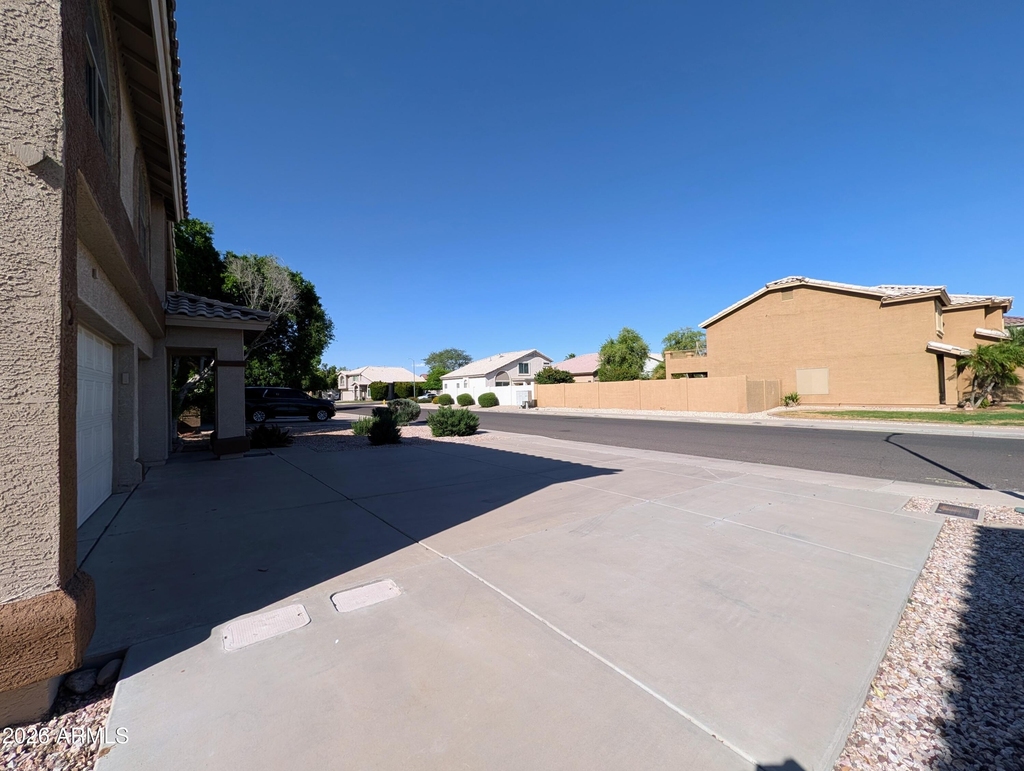 6416 N 78th Lane - Photo 3