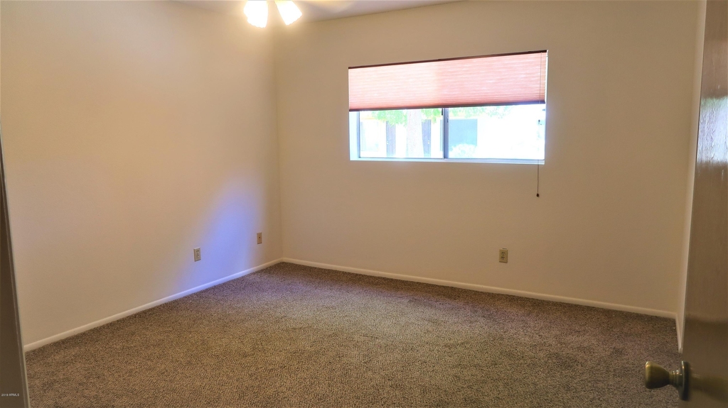 17228 N 16th Drive - Photo 9