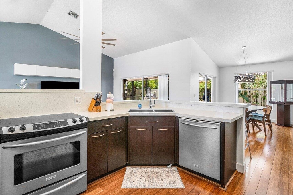 2470 Sandstone Court - Photo 8
