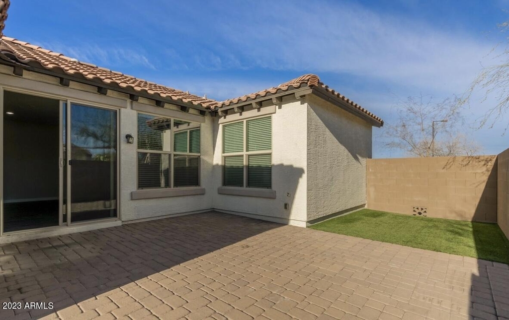 2936 N Augustine -- - Photo 16