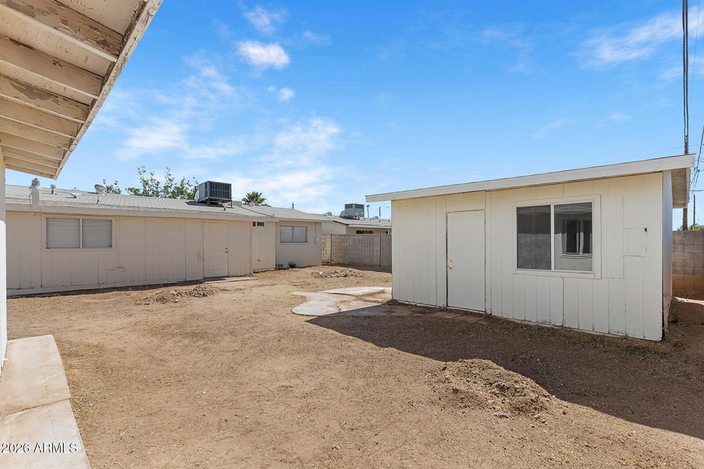 2246 W Sierra Street - Photo 35
