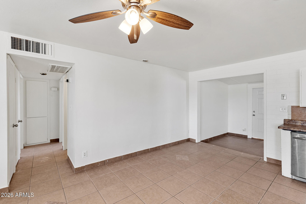 2246 W Sierra Street - Photo 17