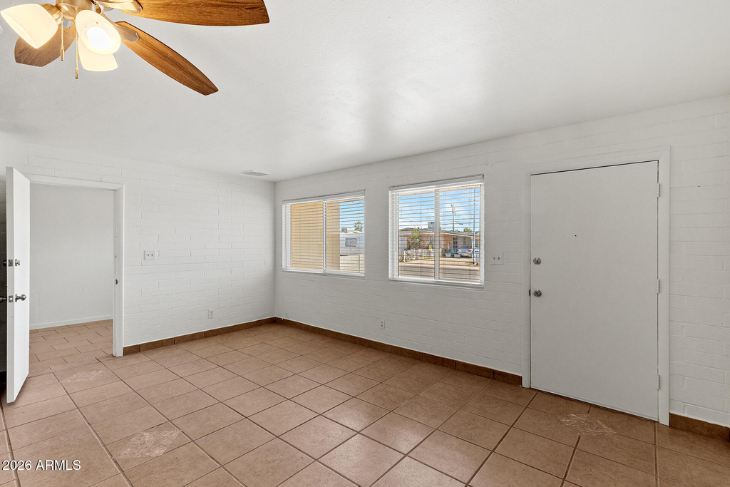2246 W Sierra Street - Photo 9