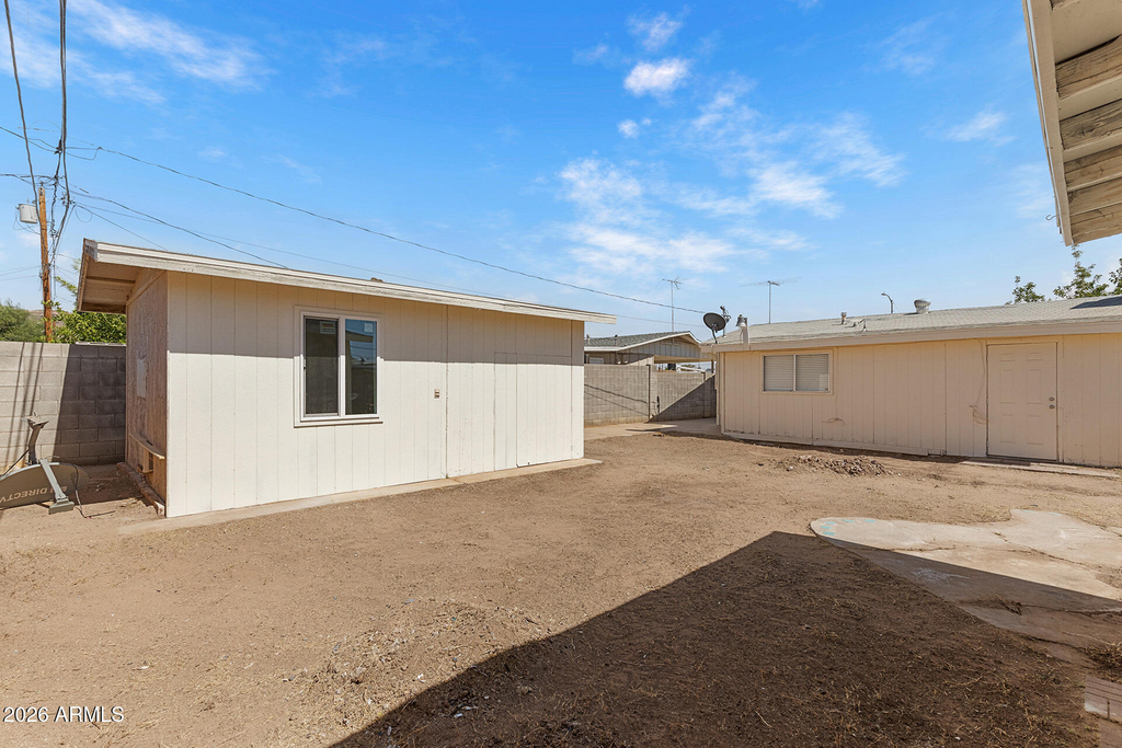 2246 W Sierra Street - Photo 34