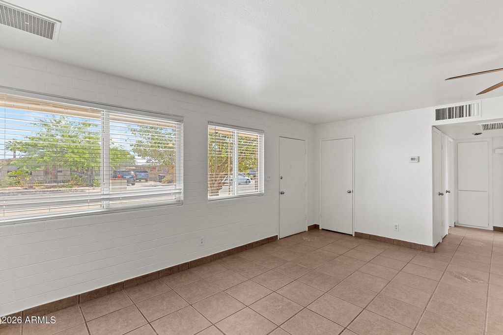 2246 W Sierra Street - Photo 11