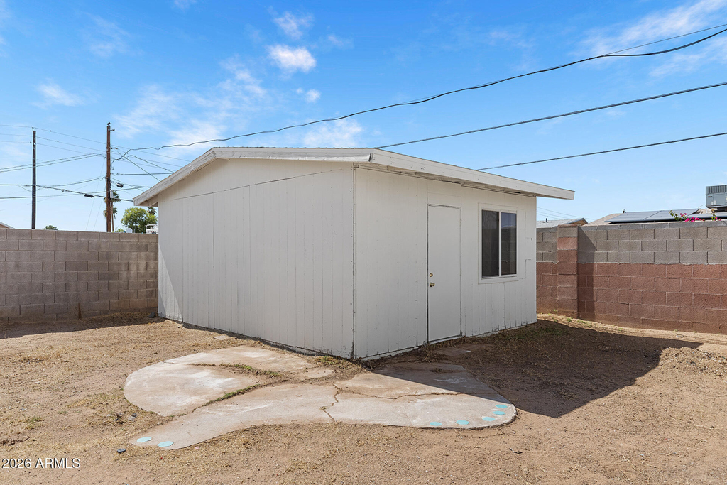 2246 W Sierra Street - Photo 36