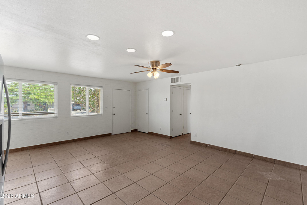 2246 W Sierra Street - Photo 16