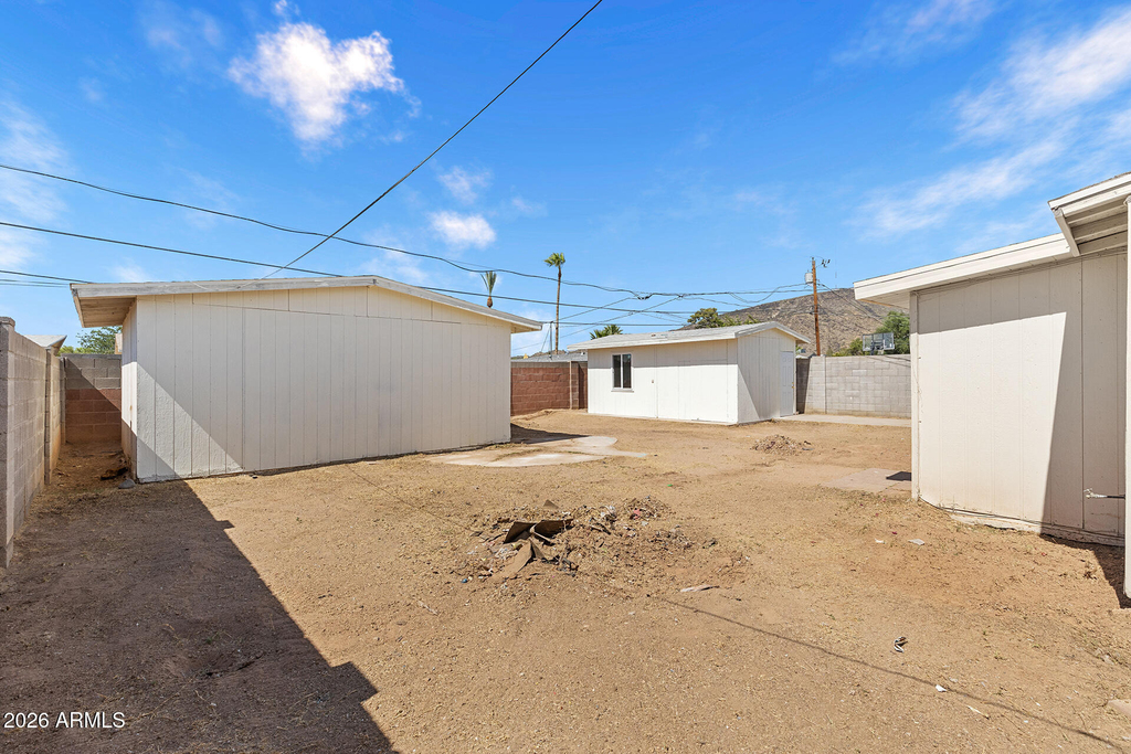 2246 W Sierra Street - Photo 42