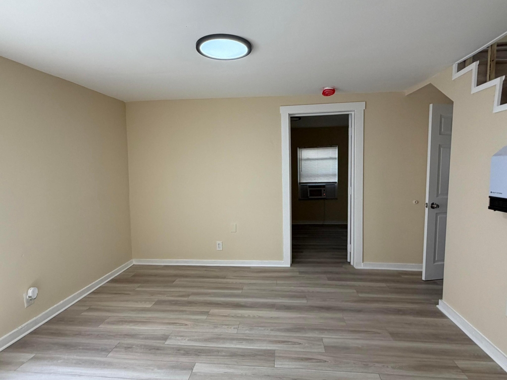1018 Adams Street - Photo 4