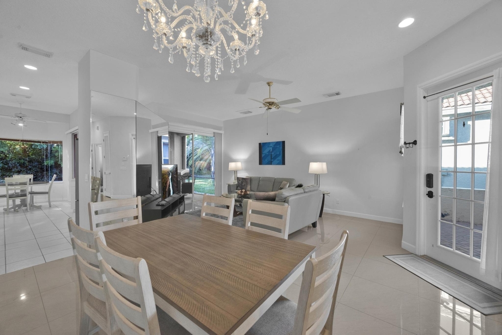 615 Sw St Thomas Cove - Photo 4