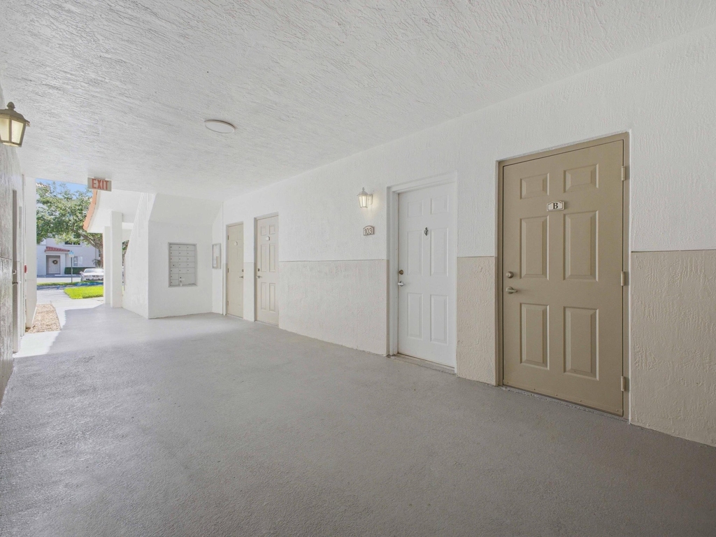 11041 Legacy Boulevard - Photo 3