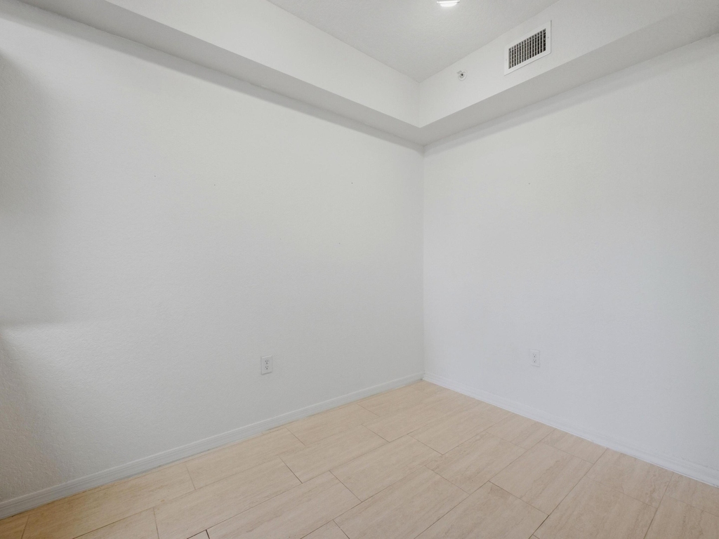 11041 Legacy Boulevard - Photo 10