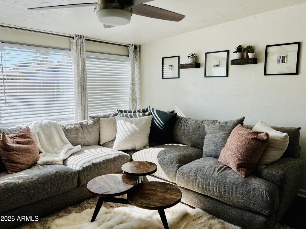 1711 W Montecito Avenue - Photo 0