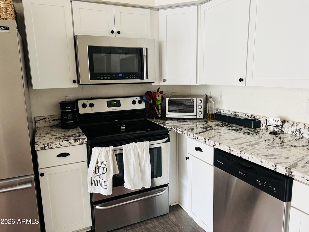 1711 W Montecito Avenue - Photo 3