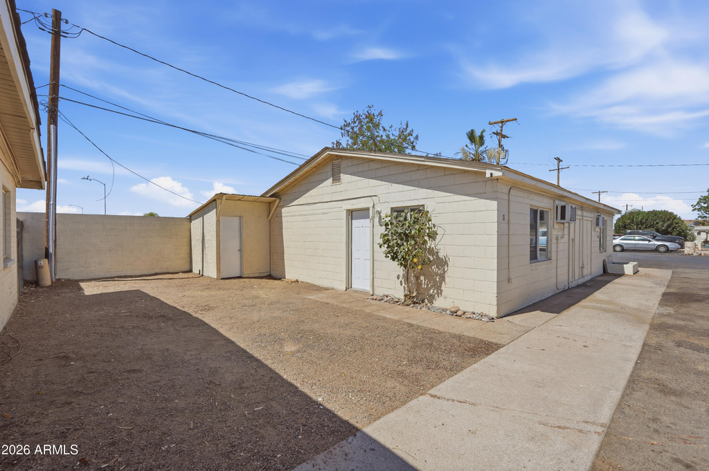 623 S Country Club Drive - Photo 1