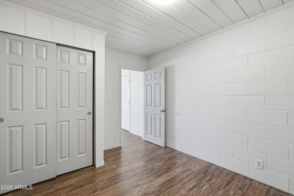 623 S Country Club Drive - Photo 9