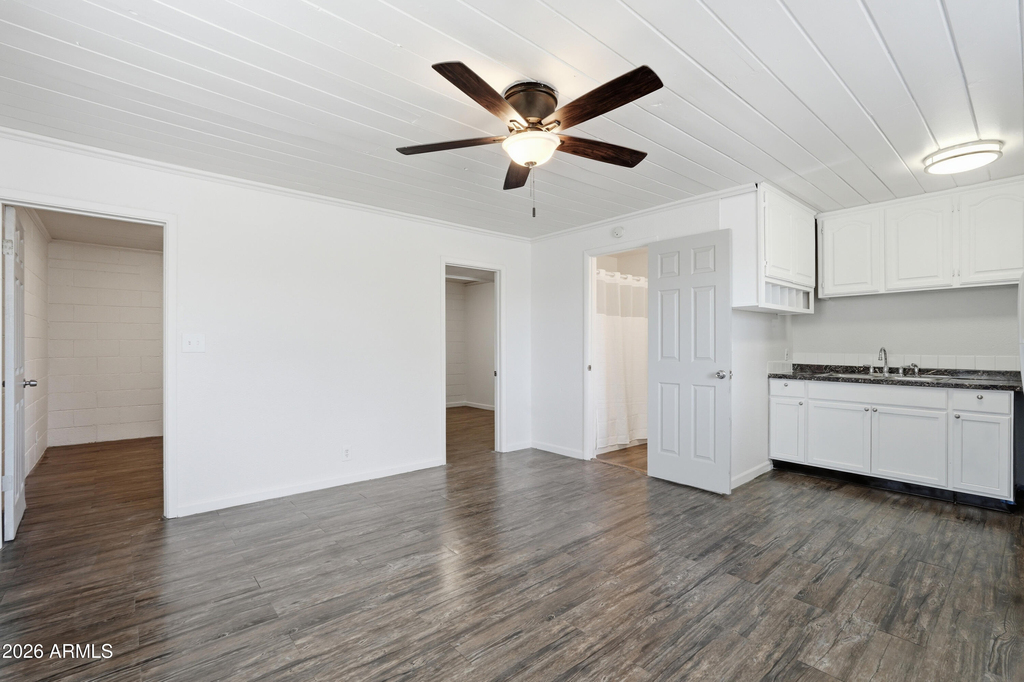 623 S Country Club Drive - Photo 2