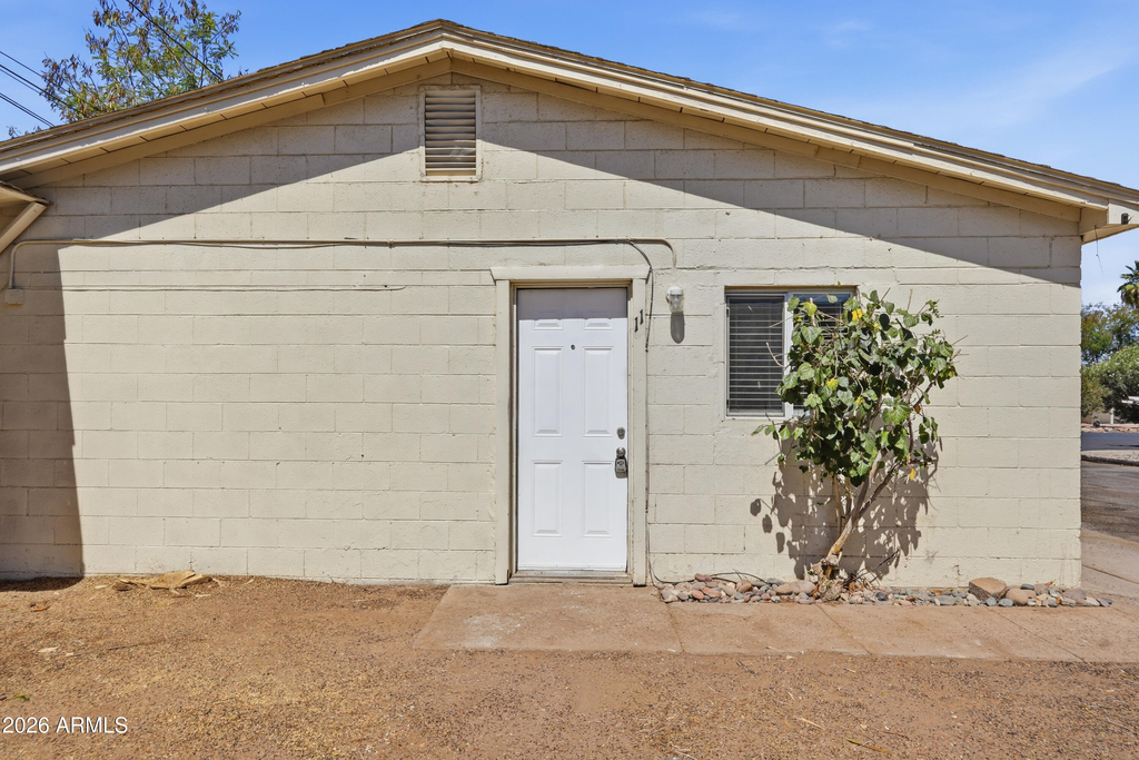 623 S Country Club Drive - Photo 0