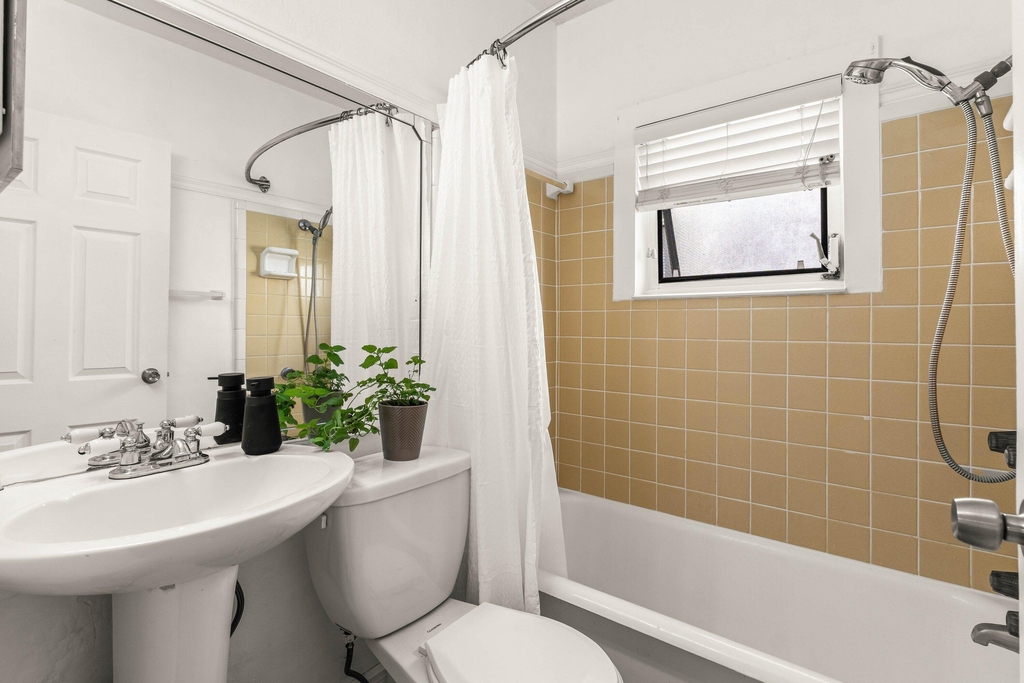 921 S M Street - Photo 18