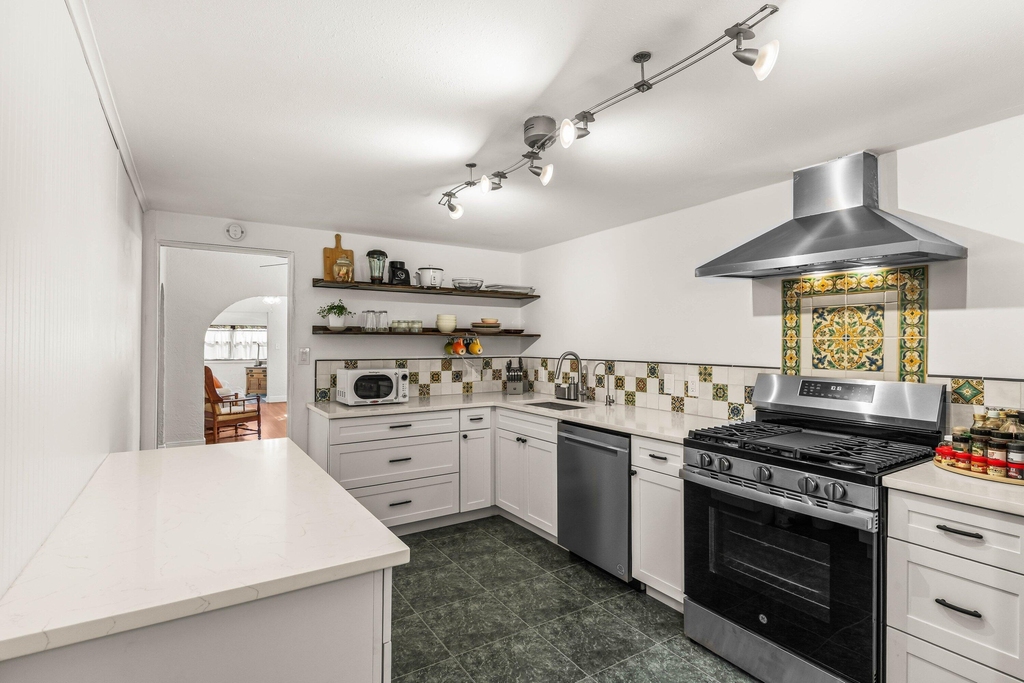 921 S M Street - Photo 14