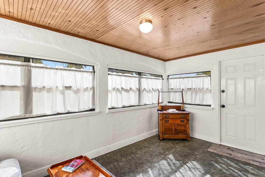 921 S M Street - Photo 4