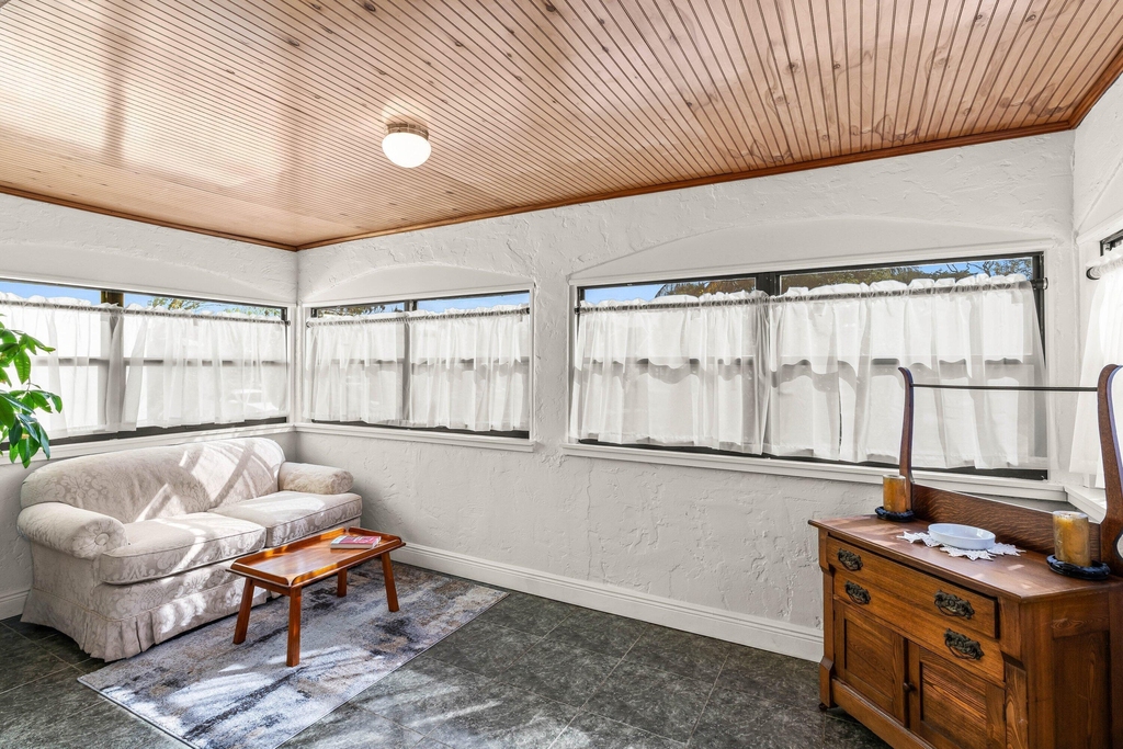 921 S M Street - Photo 3