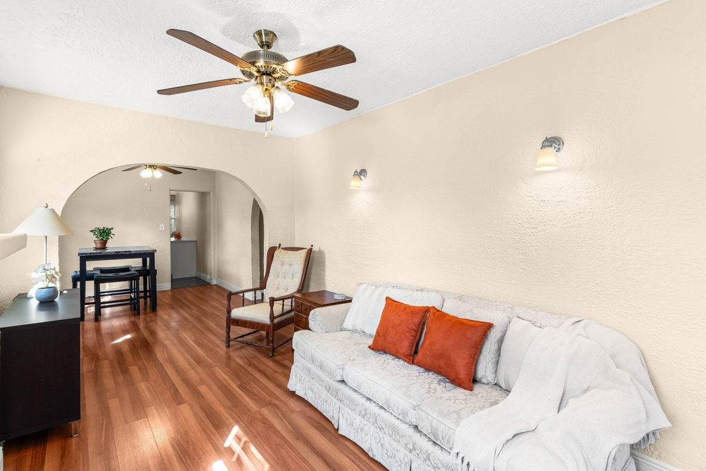 921 S M Street - Photo 6