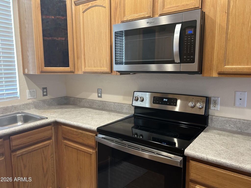 105 N Warren Street - Photo 2