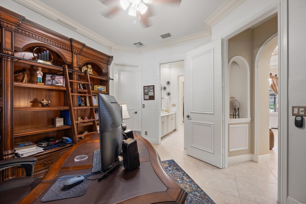 10771 Versailles Boulevard - Photo 15
